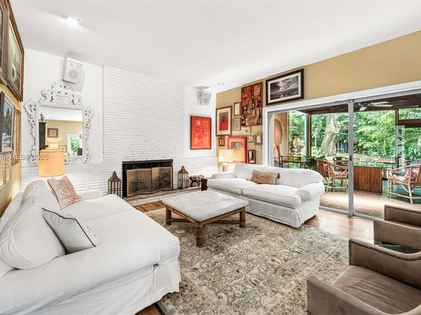 3540 N Moorings Way, Miami FL 33133