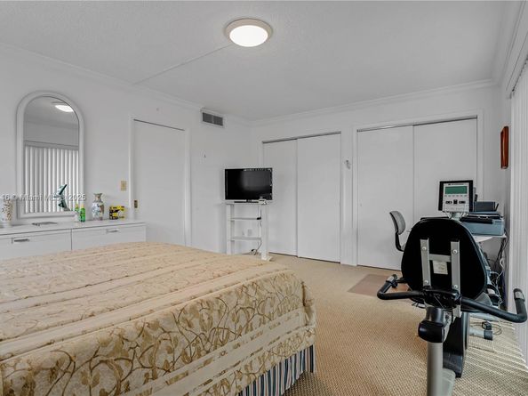 7801 Abbott Ave 302, Miami Beach FL 33141