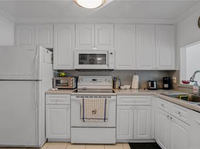 7801 Abbott Ave 302, Miami Beach FL 33141