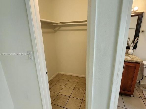 241 SE 9th Ave 103, Pompano Beach FL 33060
