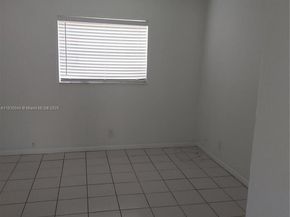 241 SE 9th Ave 103, Pompano Beach FL 33060