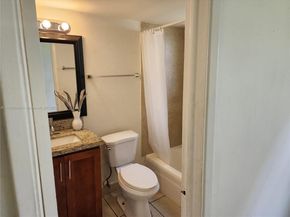 241 SE 9th Ave 103, Pompano Beach FL 33060