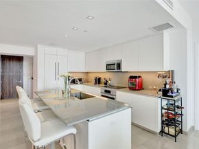 68 SE 6th St. 1203, Miami FL 33131
