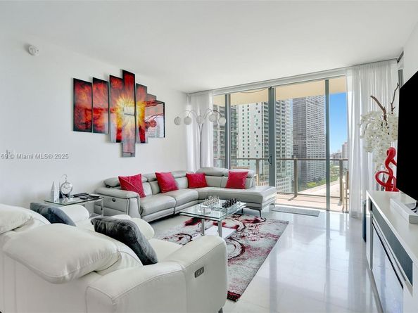 68 SE 6th St. 1203, Miami FL 33131