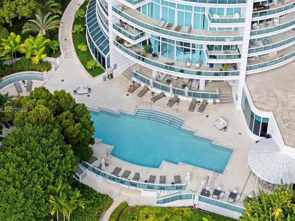 2127 Brickell Ave 3005, Miami FL 33129