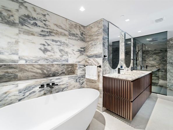 2127 Brickell Ave 3005, Miami FL 33129