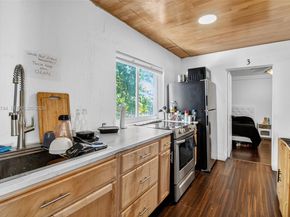 1680 NW 22nd Ct, Miami FL 33125