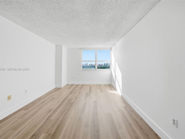 650 West Ave 2209, Miami Beach FL 33139