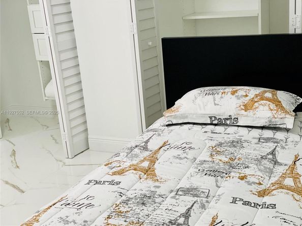 1017 SW 124th Ct, Miami FL 33184