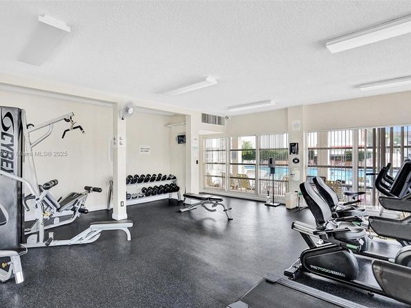1833 S Ocean Dr 1402, Hallandale Beach FL 33009