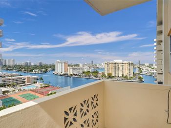 1833 S Ocean Dr