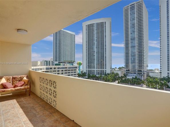 1833 S Ocean Dr 1402, Hallandale Beach FL 33009