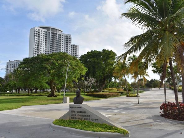 1830 Radius Dr 516, Hollywood FL 33020