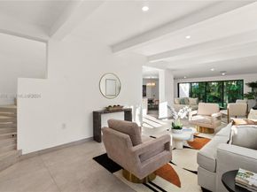 435 W 43rd St, Miami Beach FL 33140