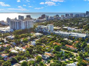 435 W 43rd St, Miami Beach FL 33140