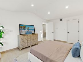 435 W 43rd St, Miami Beach FL 33140