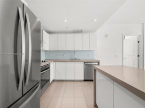 1600 NE 1st Ave 3016, Miami FL 33132