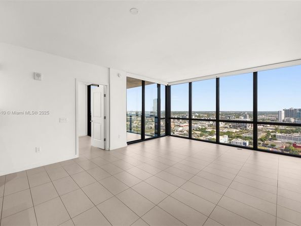 1600 NE 1st Ave 3016, Miami FL 33132