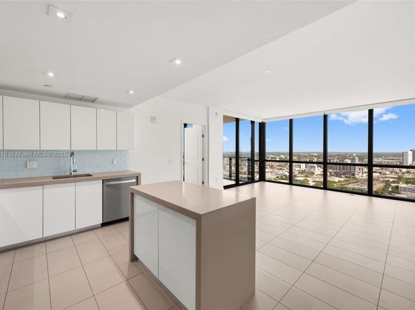 1600 NE 1st Ave 3016, Miami FL 33132