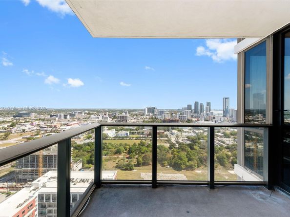 1600 NE 1st Ave 3016, Miami FL 33132