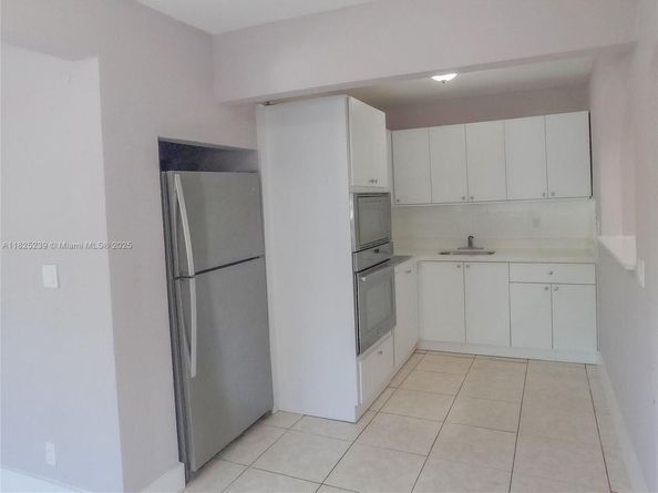 1051 NW 63rd St, Miami FL 33150