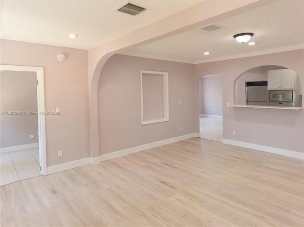 1051 NW 63rd St, Miami FL 33150