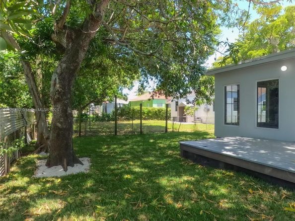 1051 NW 63rd St, Miami FL 33150