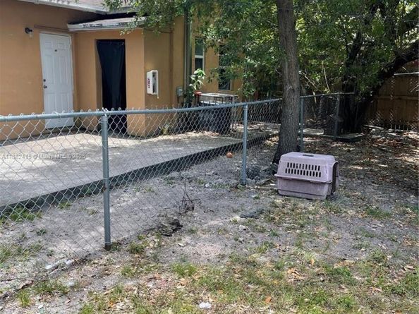 3041 NW 10th Ave, Miami FL 33127