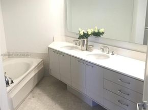 1 Century Ln 301, Miami Beach FL 33139