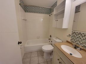 3453 NW 44th St 201, Oakland Park FL 33309