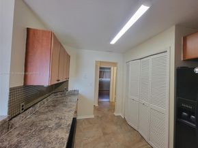 3453 NW 44th St 201, Oakland Park FL 33309