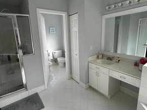 11308 NW 58th Ter, Doral FL 33178