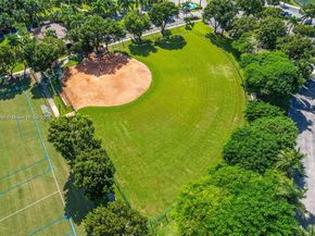 11308 NW 58th Ter, Doral FL 33178