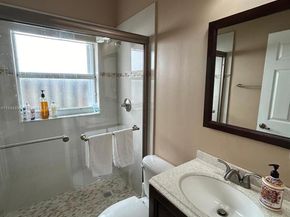 11308 NW 58th Ter, Doral FL 33178