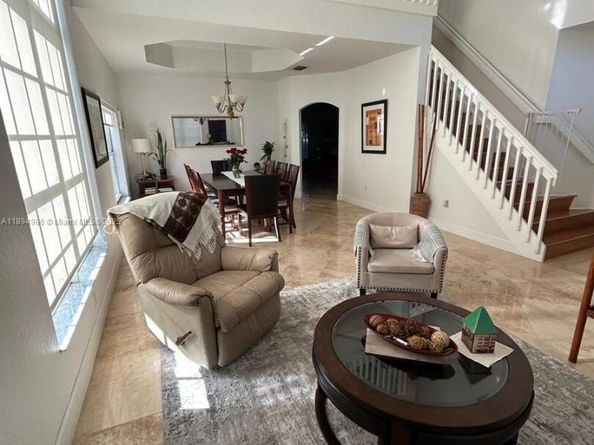 11308 NW 58th Ter, Doral FL 33178