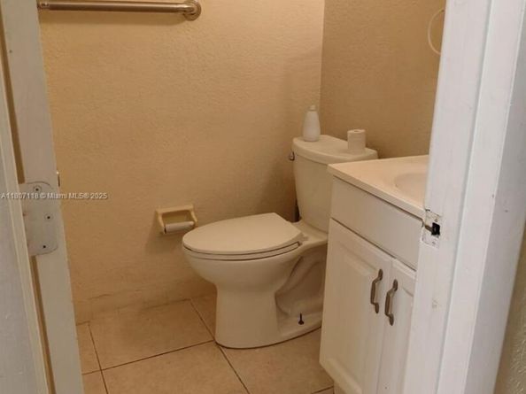 131 Carolina Ave, Fort Lauderdale FL 33312