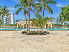 21050 Point Pl 302, Aventura FL 33180
