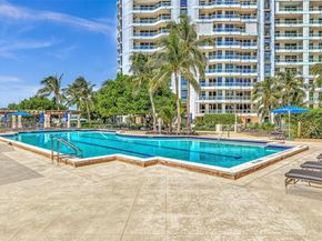 21050 Point Pl 302, Aventura FL 33180