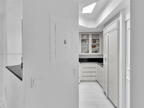 21050 Point Pl 302, Aventura FL 33180