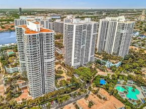 21050 Point Pl 302, Aventura FL 33180