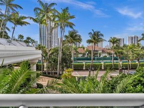 21050 Point Pl 302, Aventura FL 33180