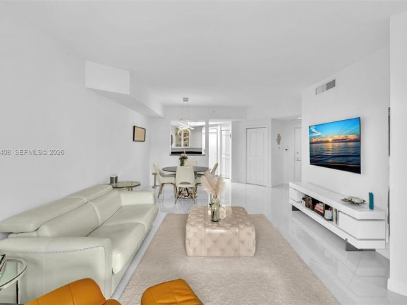 21050 Point Pl 302, Aventura FL 33180