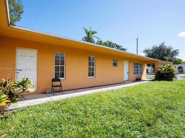 34 SW 7th St, Hallandale Beach FL 33009