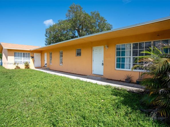34 SW 7th St, Hallandale Beach FL 33009