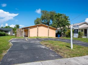 34 SW 7th St, Hallandale Beach FL 33009