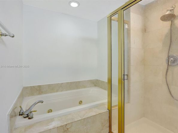 322 Madeira Ave. 402, Coral Gables FL 33134