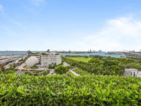 1040 Biscayne Blvd 2108, Miami FL 33132