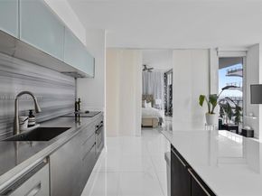 1040 Biscayne Blvd 2108, Miami FL 33132