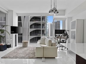1040 Biscayne Blvd 2108, Miami FL 33132