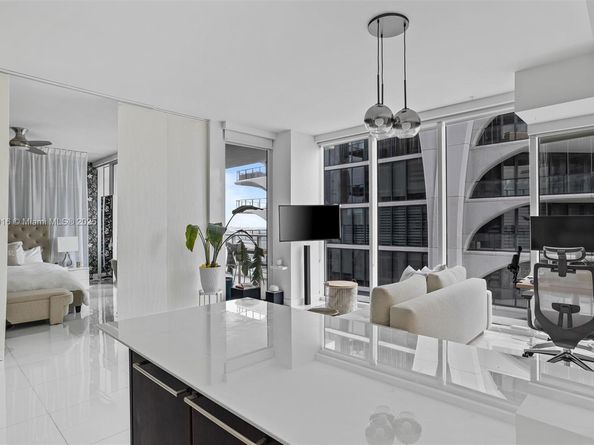 1040 Biscayne Blvd 2108, Miami FL 33132